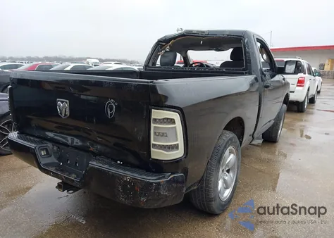 2019 Ram 1500 Classic Express Regular Cab 4X2 6'4 Box z USA, uszkodzony, nr VIN 3C6JR6ATXKG500694